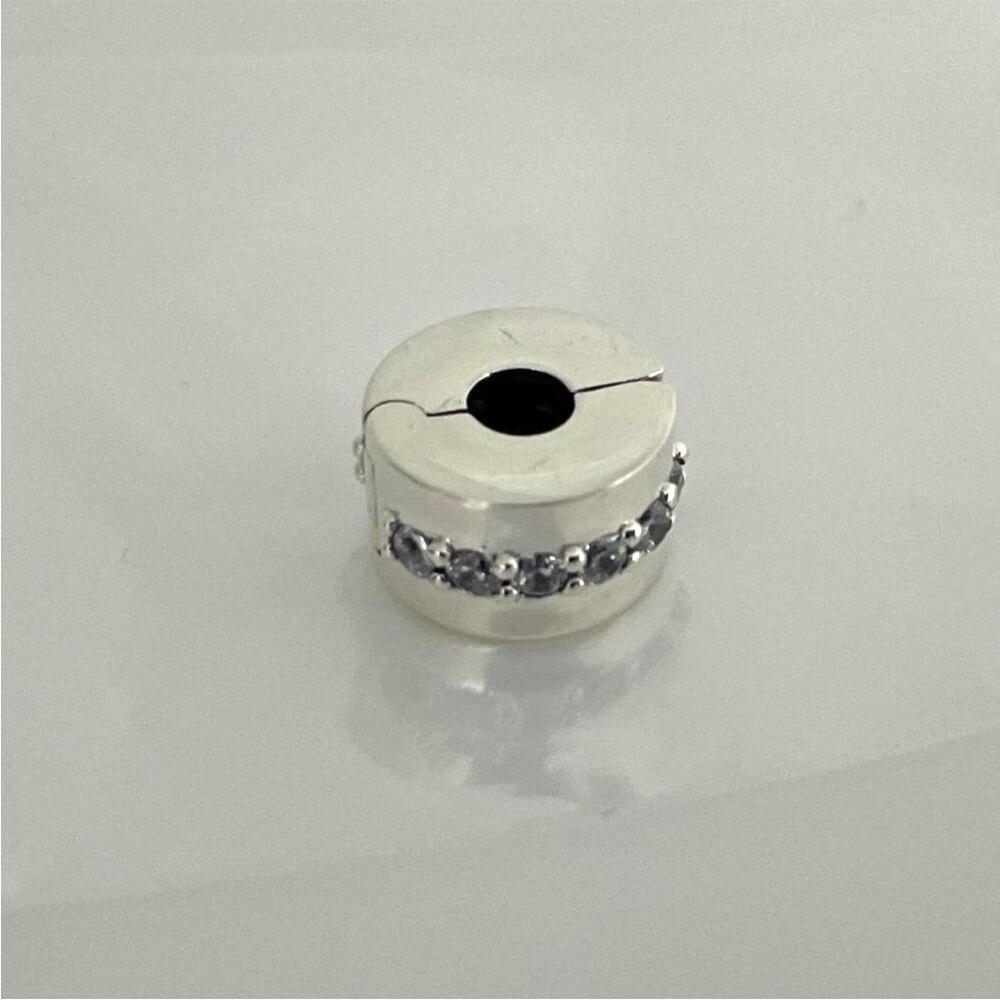 Pandora Clip Charm - Picture 3 of 5